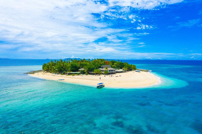 Beachcomber Island Escape - A Perfect Day in Paradise - Snorkeling, glass bottom boat, and fish feeding in a marine sanctuary