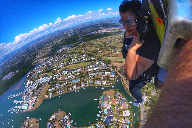 Extreme 12000ft Tandem Jump (45 seconds free fall) - The Scenic Flight: Why You Get Time to Enjoy Fiji Before the Drop