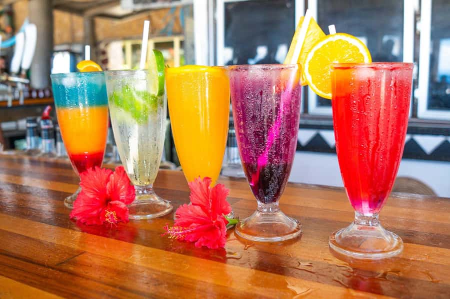 Fiji: Beachcomber Island Day Cruise with Snorkelling - Food and drinks: buffet BBQ lunch, morning and afternoon tea