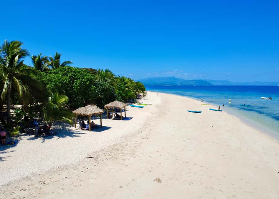 Fiji: Captain Cook Cruises - Island & Reef Day Trip - Denarau To Kadavu Lailai: why this day starts feeling like a vacation