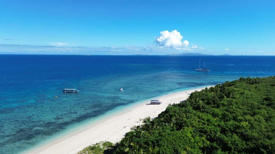 Fiji: Captain Cook Cruises - Island & Reef Day Trip - The food and drinks are a real part of the value