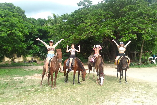Fiji Coral Coast Venture - Baravi Handcrafts and Cafe: a short stop for coffee and local crafts