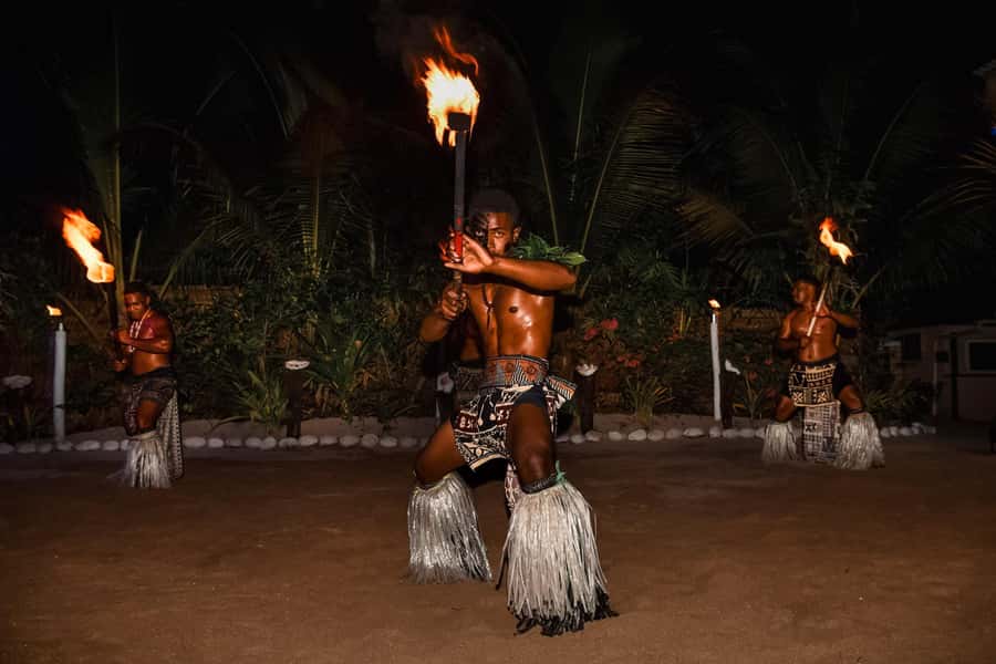 Fiji: Day and Night Combo Tour - Fire Walking and Legends of the Pacific, Where the Night Turns Up
