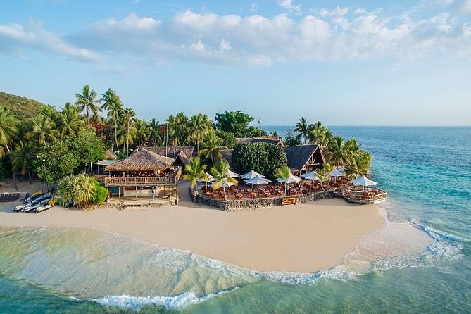 Full Day Castaway Island with Lunch - 5 Hours on Castaway Island: Beach, Pool, and Easy Snorkel Time