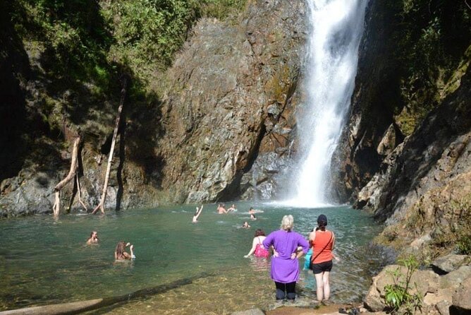 Jewel Of Fiji Day Tour from The Marriot & Shangri-La Resort - Longboat up to Magic Waterfall, plus the swim break