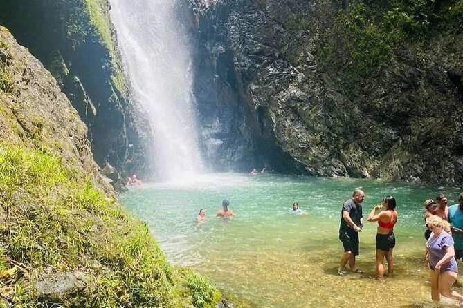 Jewel Of Fiji incl Fijian Village, Waterfall & Lunch Coral Coast - HMS Bilibili Bamboo Raft Ride and the Scenic Return