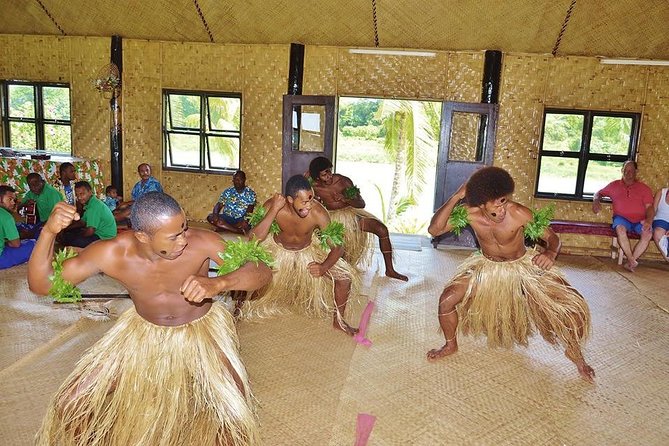 Jewel Of Fiji incl Fijian Village, waterfall & Lunch(Nadi Hotels) - Motorboat ride on the Navua River: scenery with movement