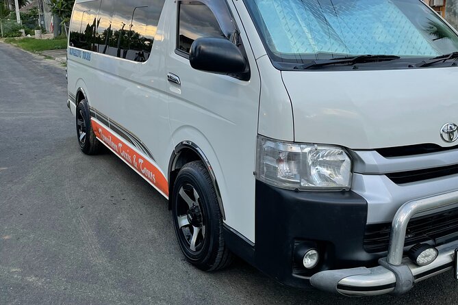 Private Transfer: Nadi Airport to Double tree Resort by Hilton - Getting met at arrivals, name sign and driver-ready energy