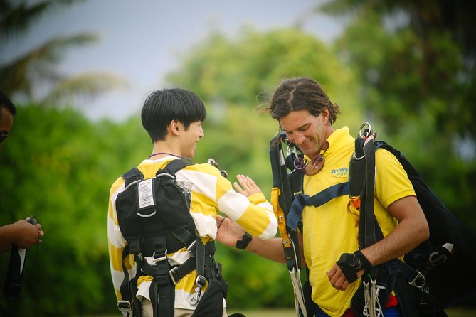 Skydive Fiji Legend 13000ft Tandem Jump (60 seconds free fall) - The Freefall: What Up to One Minute Feels Like