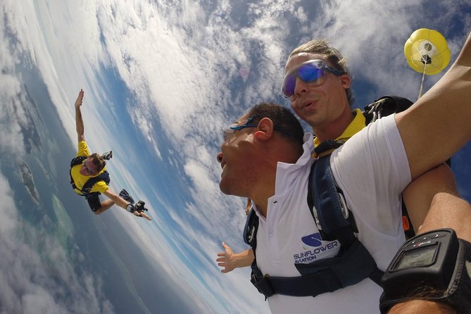 Skydive Fiji Radical 10000ft Tandem Jump (30 seconds free fall) - Free Fall Over Denarau and the Mamanuca Reefs: The Moment You Remember