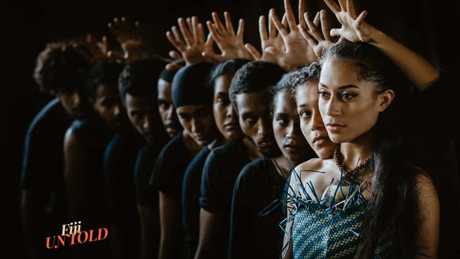 VOU: Fiji Untold Live Stage Show with Dinner & Drumming - Photo session in traditional costume: a fun souvenir with real people